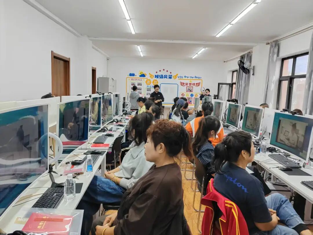 西安巾幗學(xué)技能電商促就業(yè) 數(shù)字時代下的女性職業(yè)發(fā)展新路徑